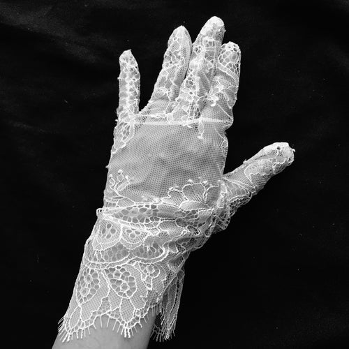 Lace gloves